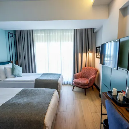 Hotel Leaf Port 4*