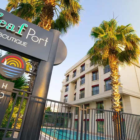 Leaf Port Hotel 3*