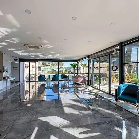 Hotel Leaf Port