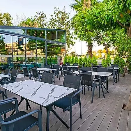 Hotel Leaf Port Antália