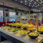 Leaf Port Hotel 3*