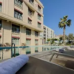 Leaf Port Hotel 3*