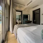 Leaf Port Hotel 3*