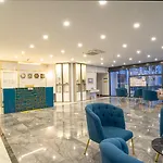 Leaf Port Hotel