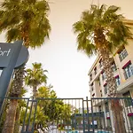 Leaf Port Hotel 3*