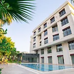 Hotel Leaf Port