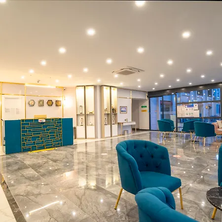 Leaf Port Hotel 4*