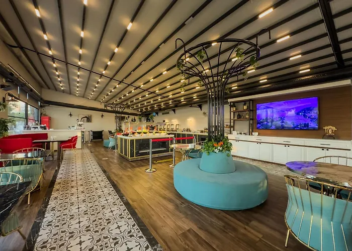 Leaf Port Hotell 3*