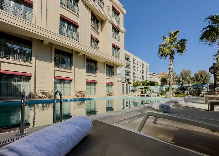 Leaf Port Hotell 3*