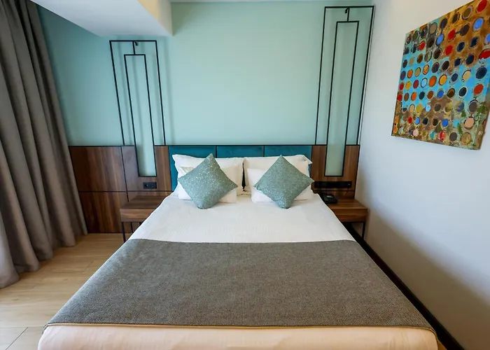 Leaf Port Hotell 3*